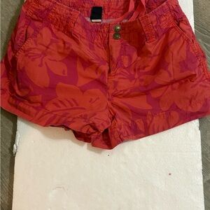 GAP Red Floral Women's Cargo Shorts